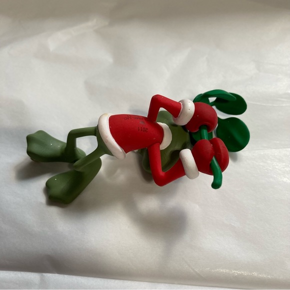 Hallmark 2011 The Mistletoad Collectible Christmas Holiday Ornament - Picture 5 of 11